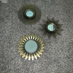 Cute!! Gold 3 piece mirror set!